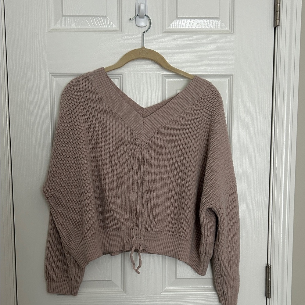 Elegant V-Neck Sweater in Soft Mauve